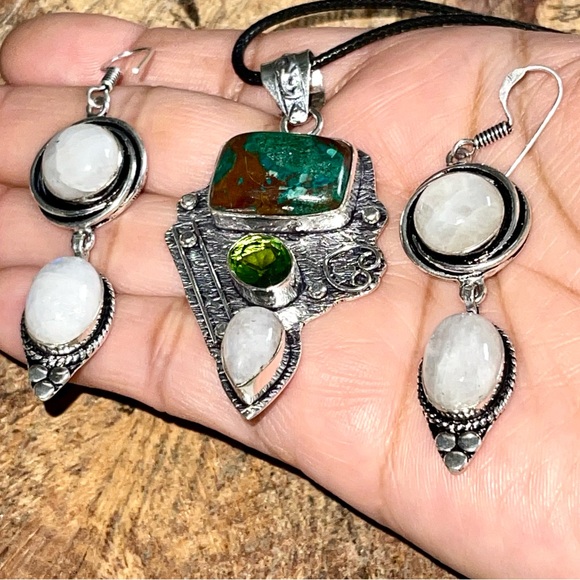 Beautiful Rainbow Moonstone & Chrysocolla Pendant & Earrings - Picture 1 of 14